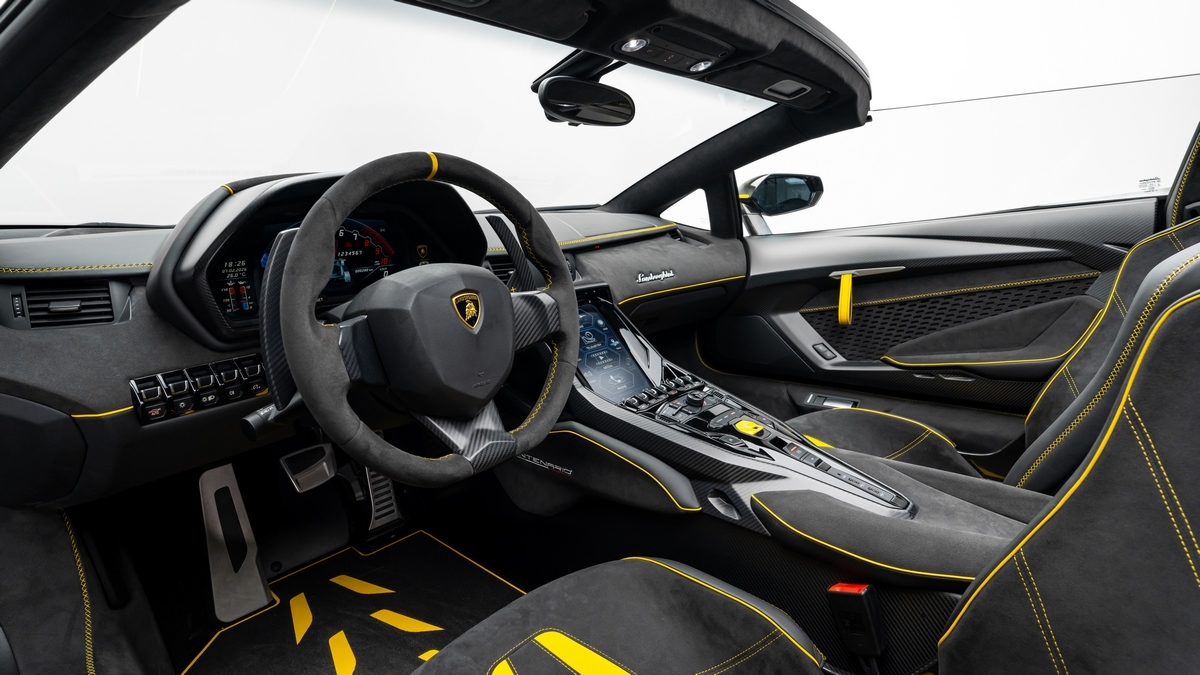 2017 Lamborghini Centenario LP770-4 Roadster, 11/15