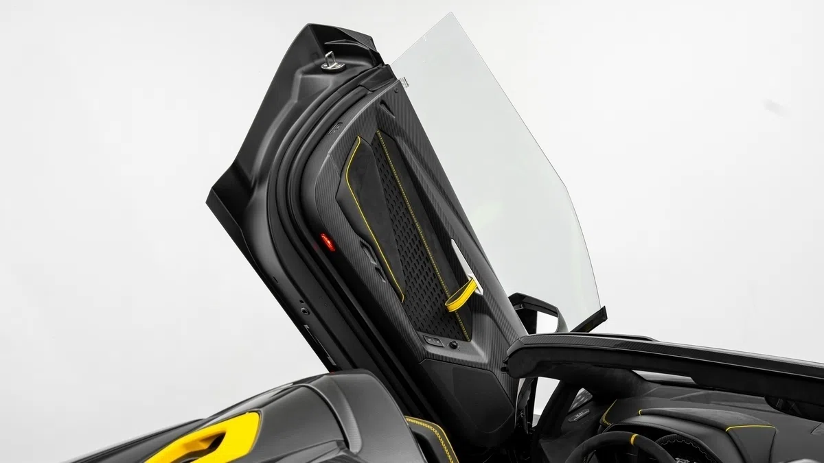 2017 Lamborghini Centenario LP770-4 Roadster for sale, exterior, Glossy Carbon Fibre / Yellow