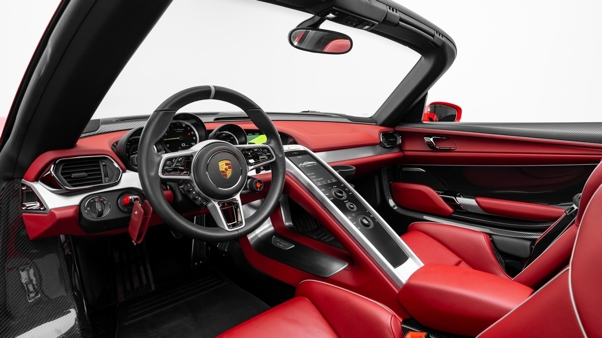 2015 Porsche 918 Spyder, 3/17