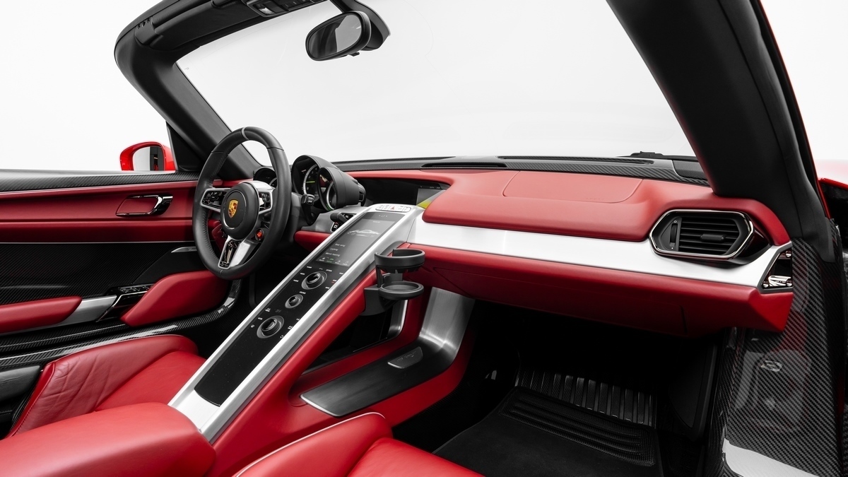 2015 Porsche 918 Spyder, 4/17