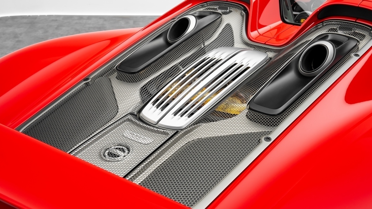 2015 Porsche 918 Spyder, 7/17
