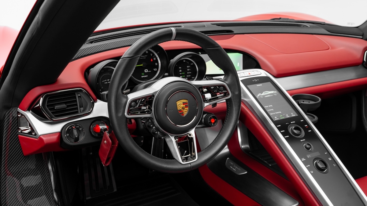 2015 Porsche 918 Spyder, 13/17