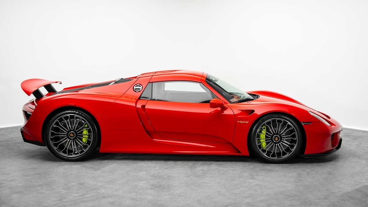 2015 Porsche 918 Spyder, 16/17