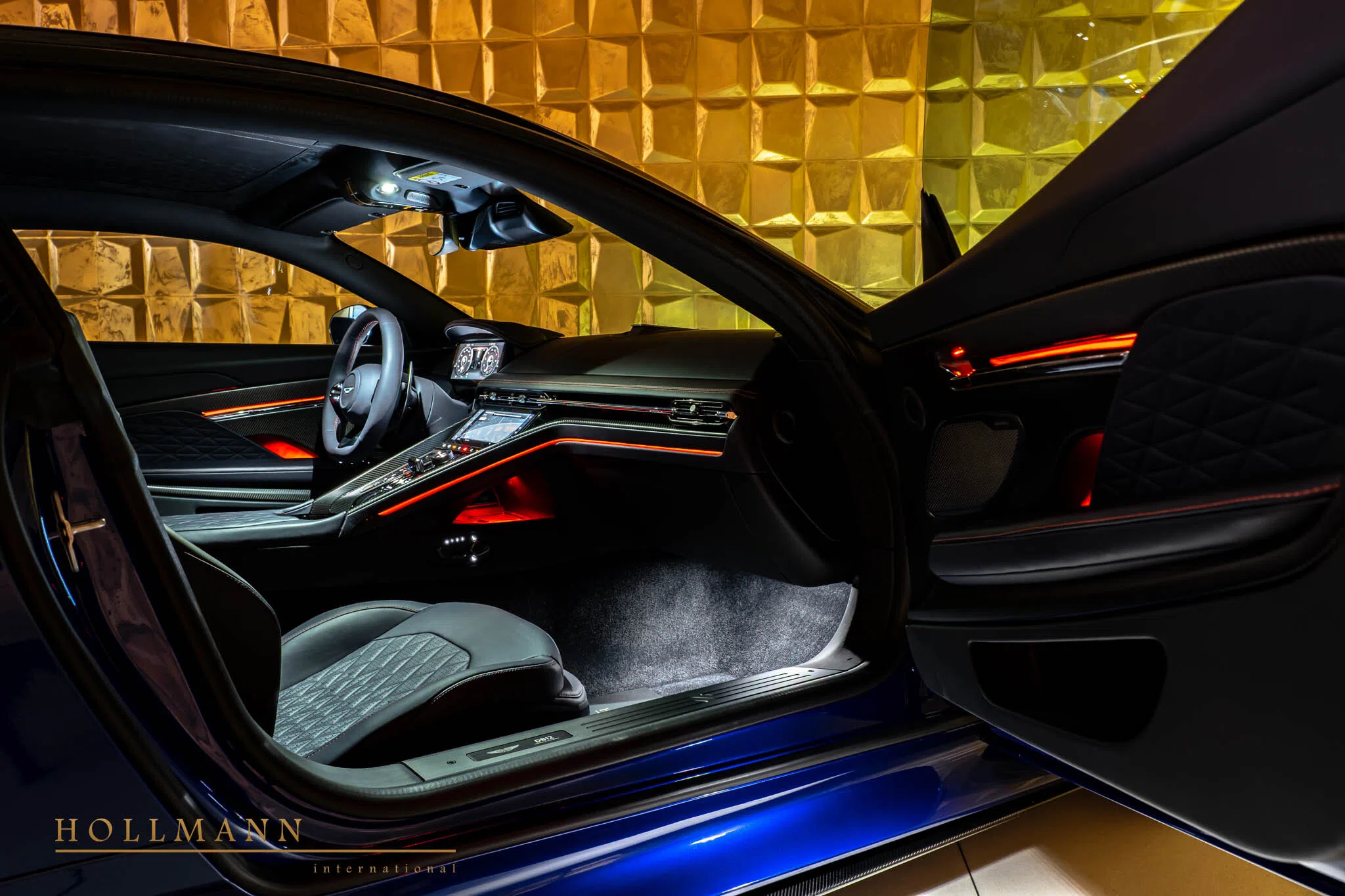 2024 Aston Martin DB12 Coupé interior, door panel