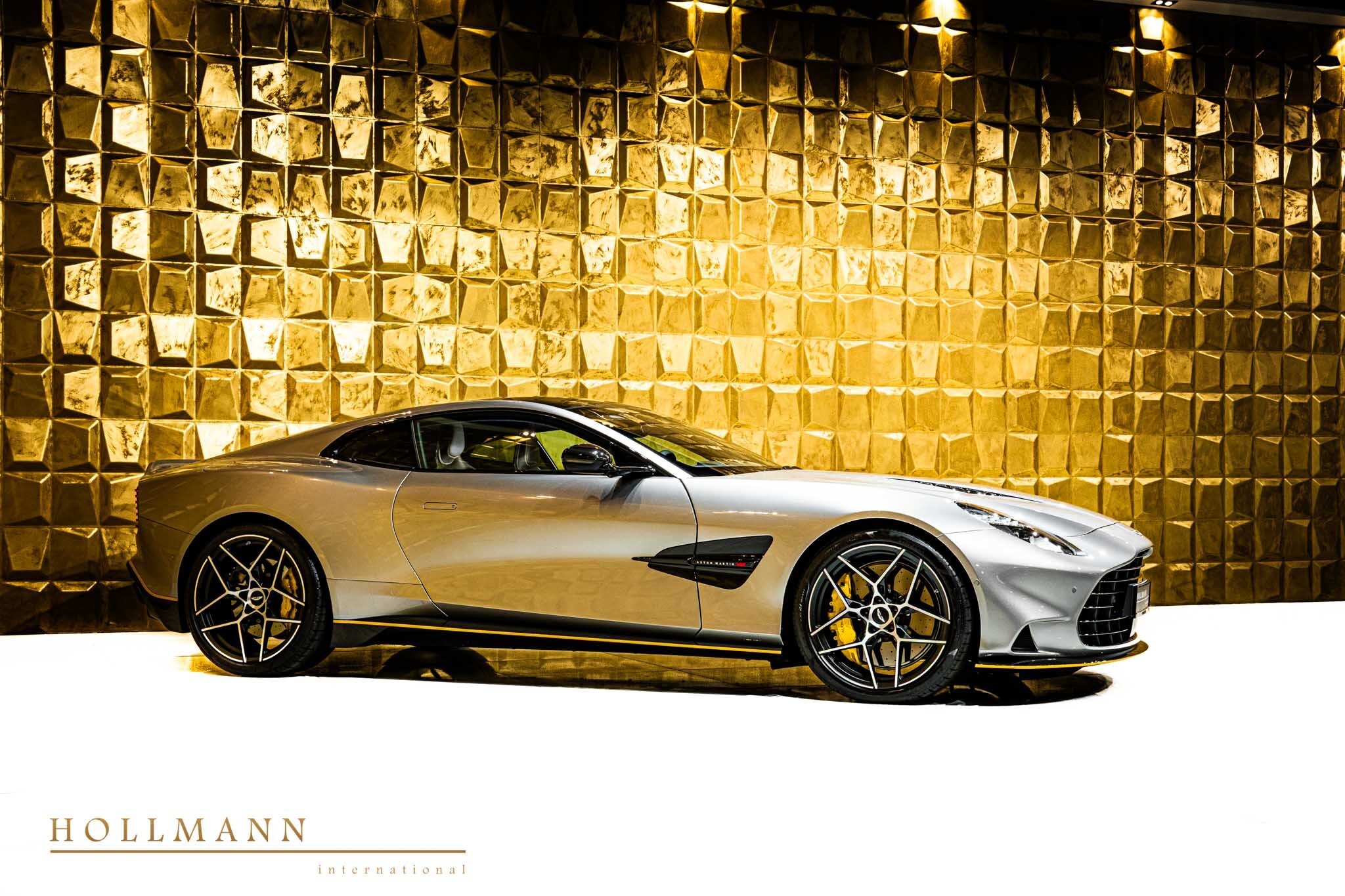 2025 Aston Martin Vanquish Coupé, 9/14
