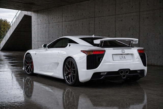 2011 Lexus LFA, 3/4