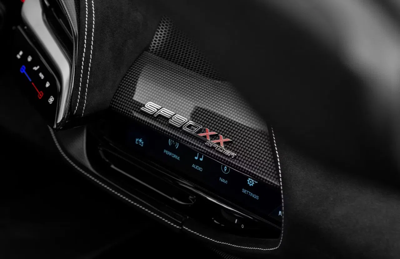 2025 Ferrari SF90 XX Spider interior, center console