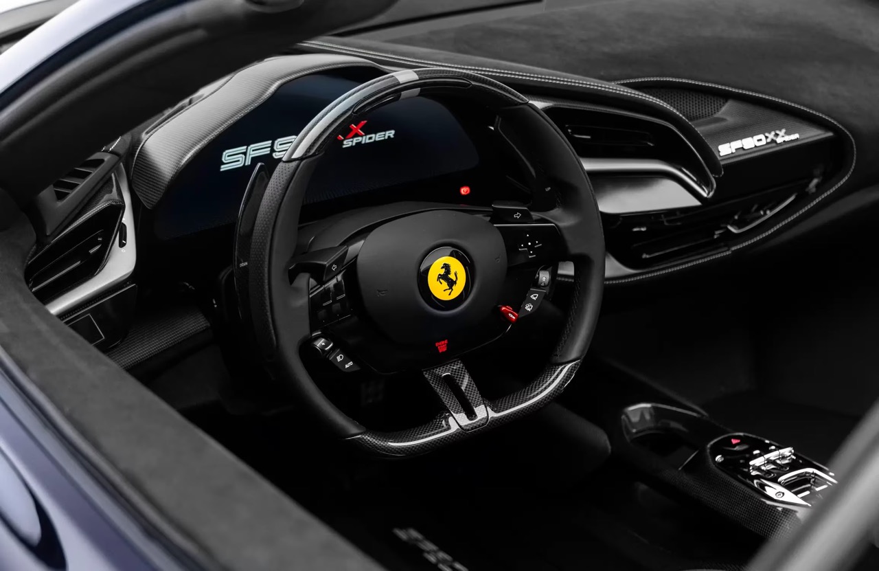 2025 Ferrari SF90 XX Spider, 17/18