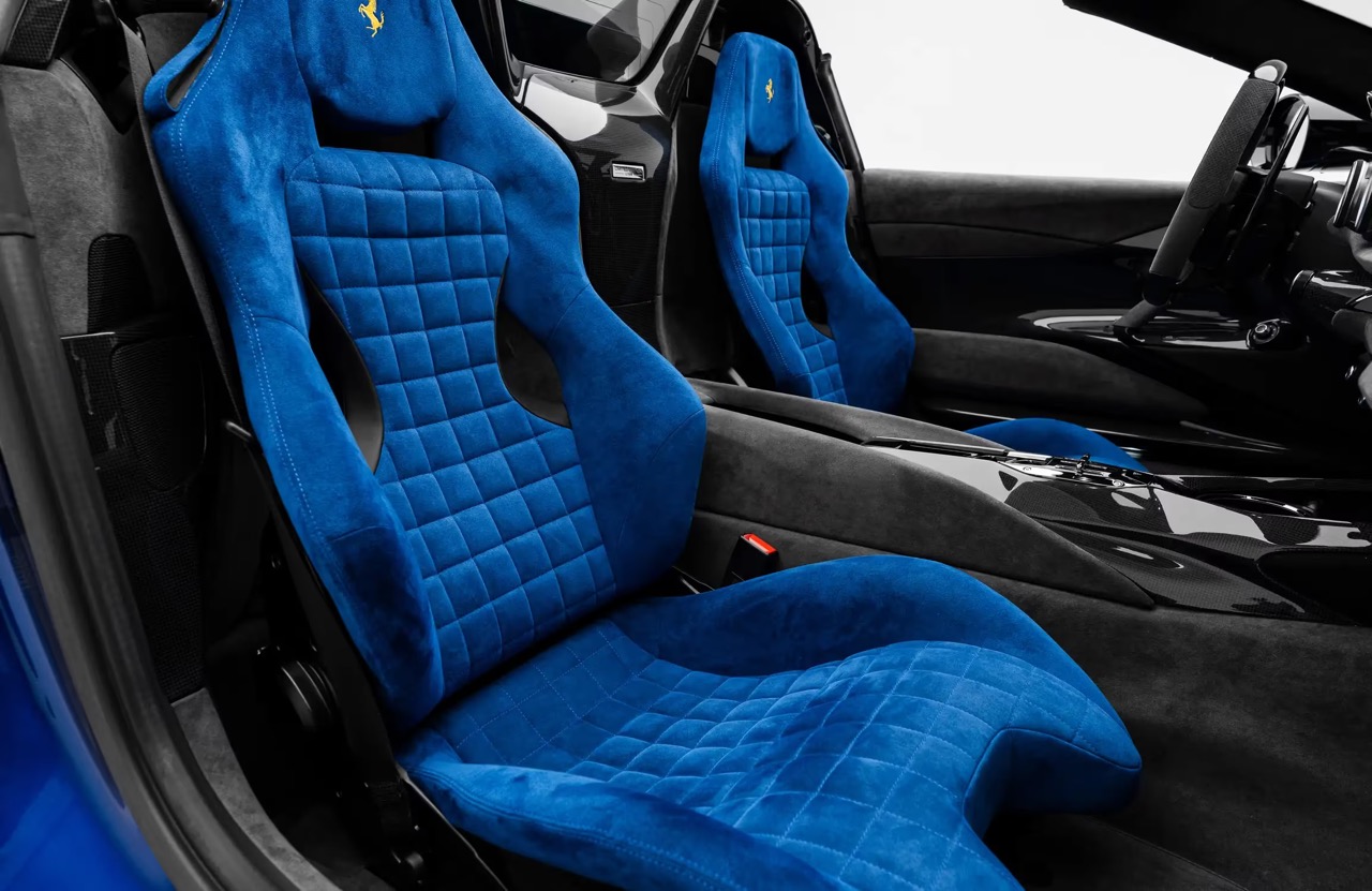 2023 Ferrari 812 Competizione Aperta, 7/13