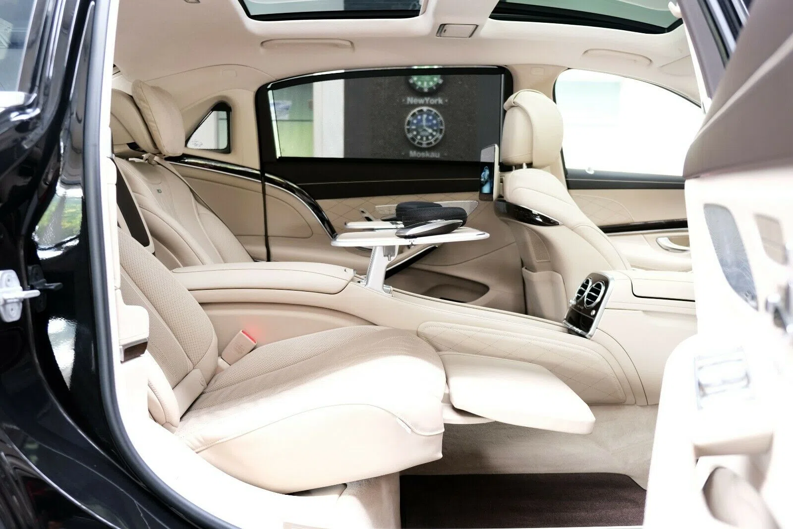 2017 Mercedes-Maybach S 650 interior, seats, Full leather