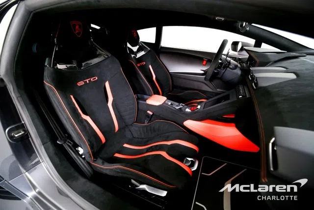 2022 Lamborghini Huracan STO interior, seats, Black