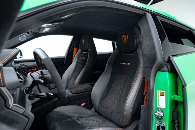 2023 Lamborghini Urus Performante, 3/6