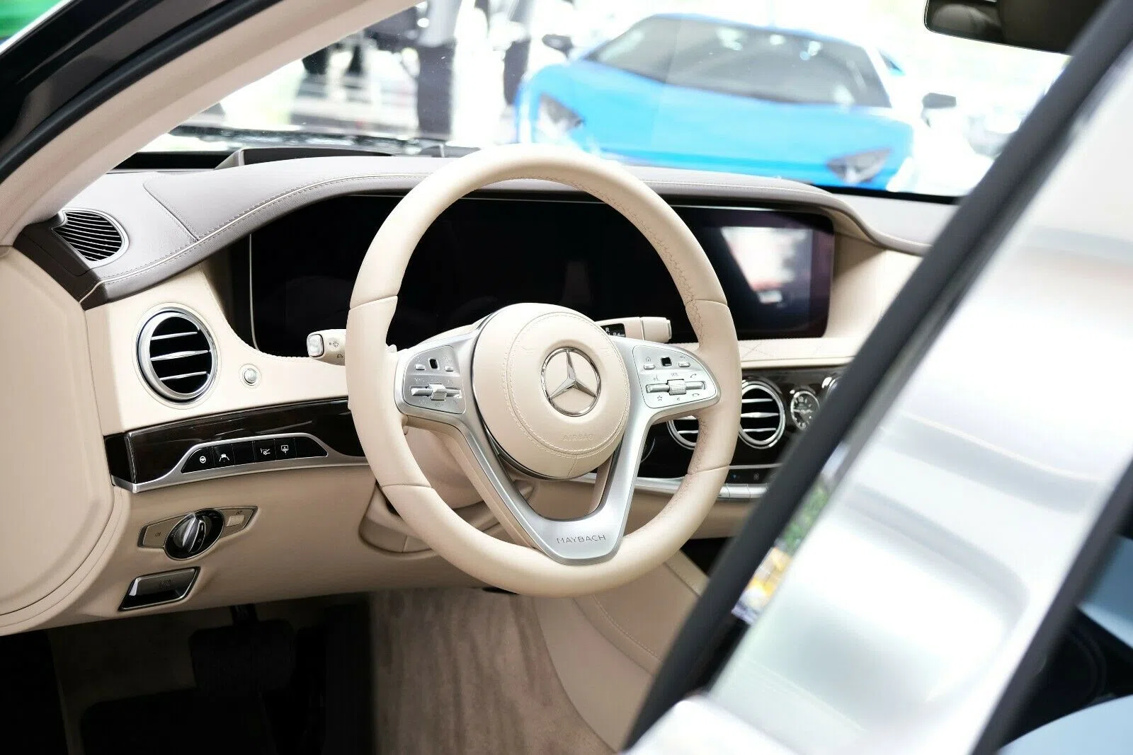 2017 Mercedes-Maybach S 650 interior, dashboard, Full leather