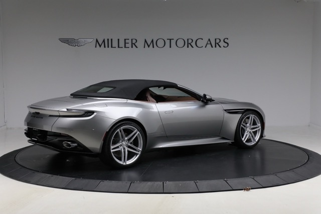 2026 Aston Martin DB12 Volante, 2/9
