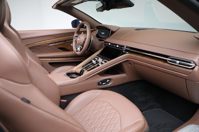 2026 Aston Martin DB12 Volante, 6/9
