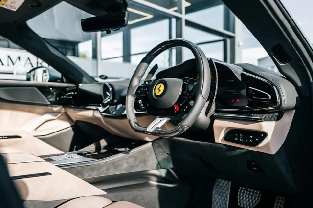 2024 Ferrari Purosangue, 5/8