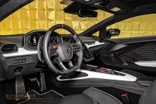 2026 Lamborghini Revuelto interior, dashboard