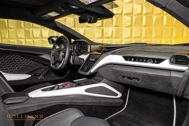 2026 Lamborghini Revuelto interior