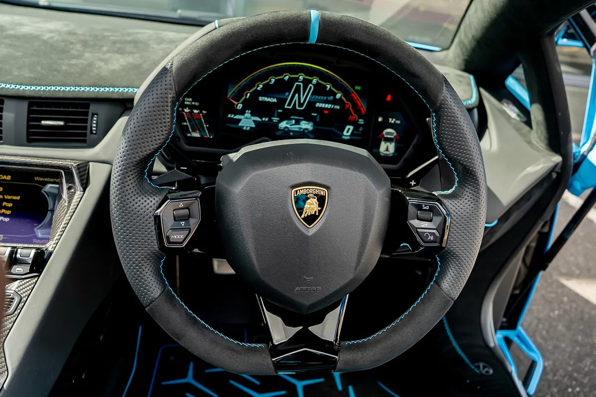 2021 Lamborghini Aventador SVJ Roadster, 4/7