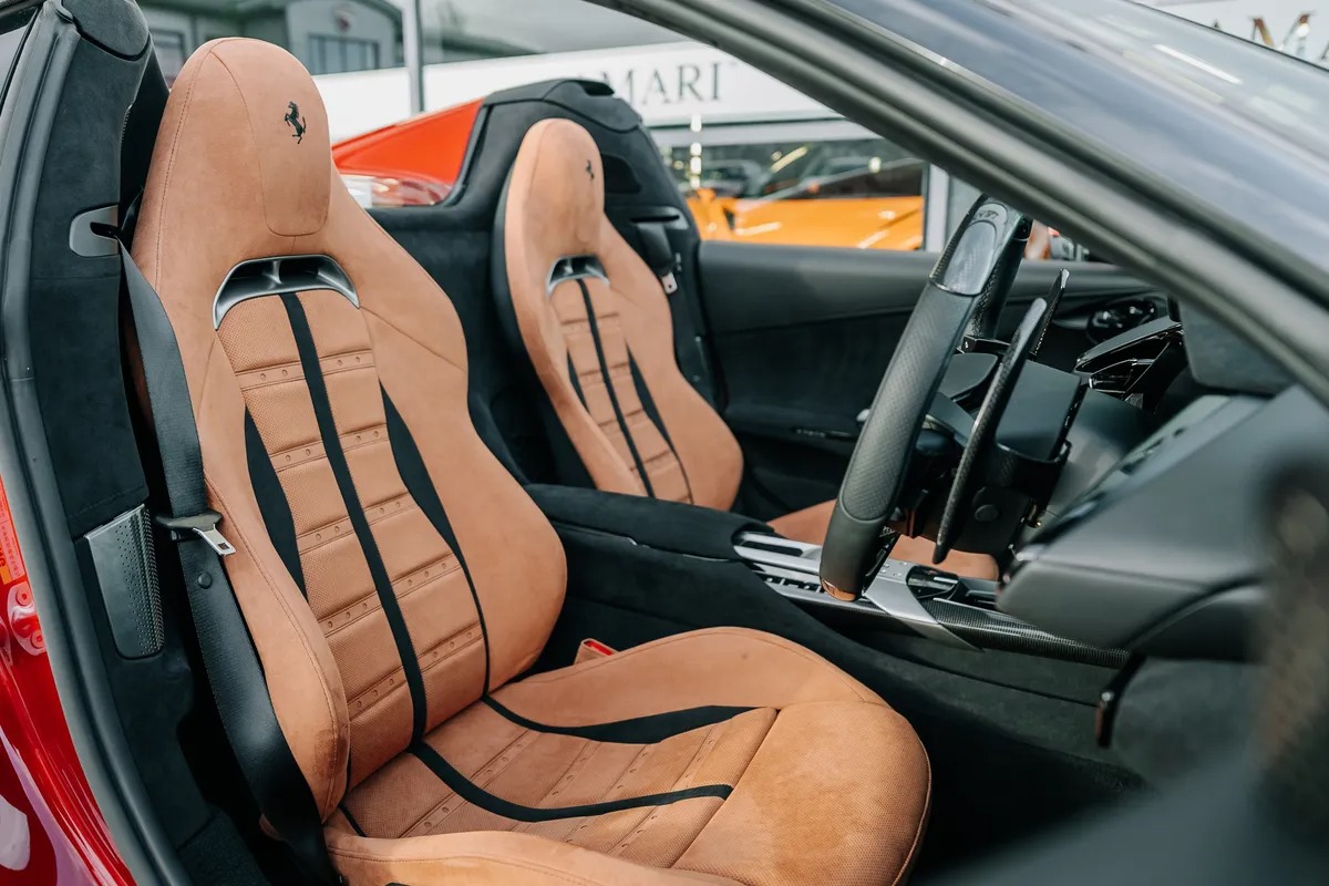 2026 Ferrari 12Cilindri Spider, 2/5