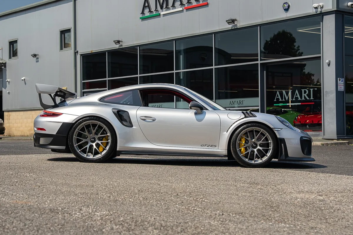 2018 Porsche 911 GT2 RS Weissach