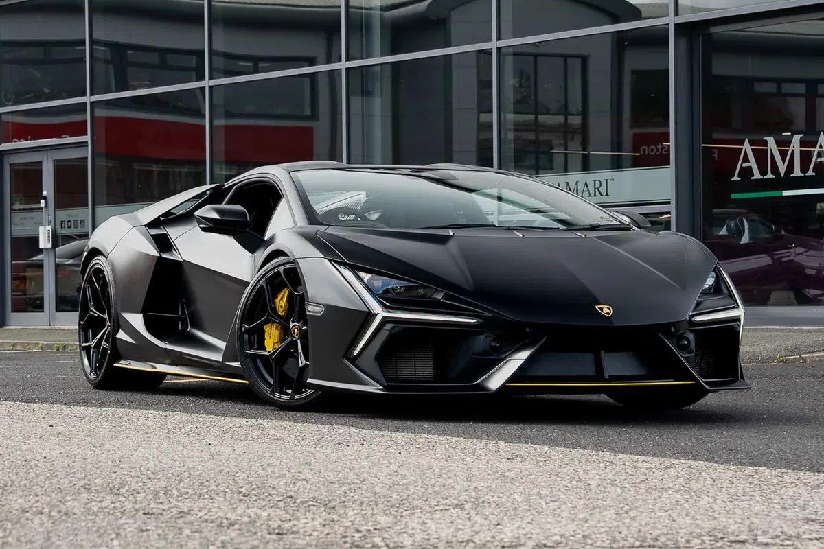 2024 Lamborghini Revuelto