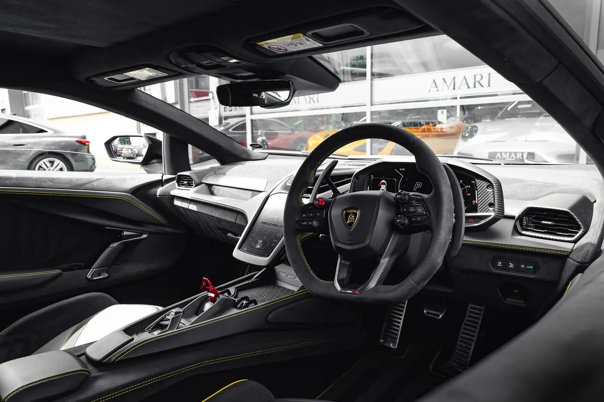 2024 Lamborghini Revuelto, 4/5