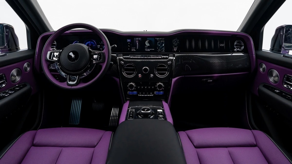 2026 Rolls-Royce Cullinan Black Badge, 3/8