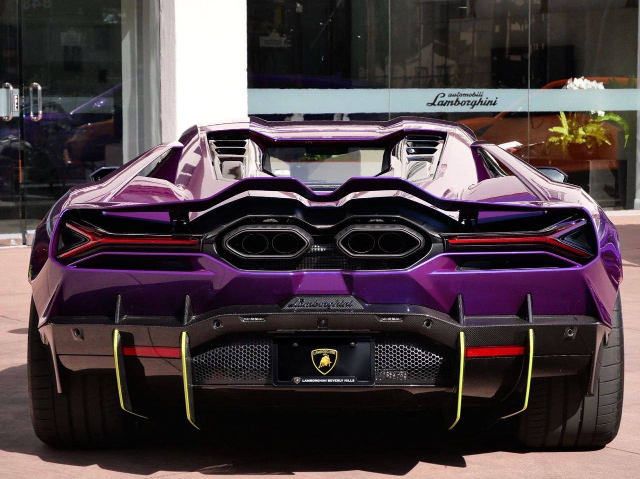 2025 Lamborghini Revuelto, 4/7