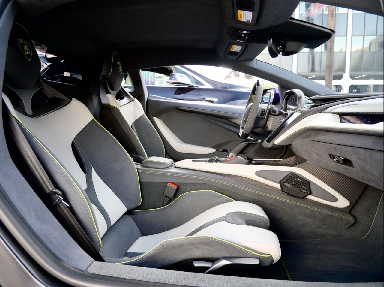 2025 Lamborghini Revuelto, 7/7
