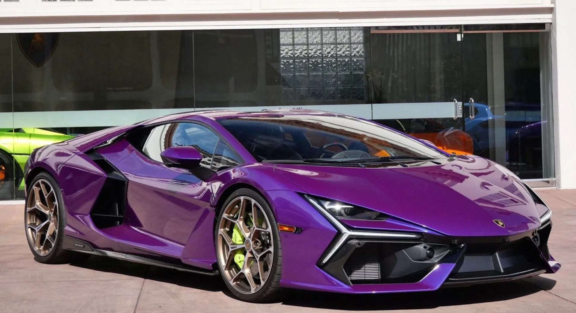 2025 Lamborghini Revuelto