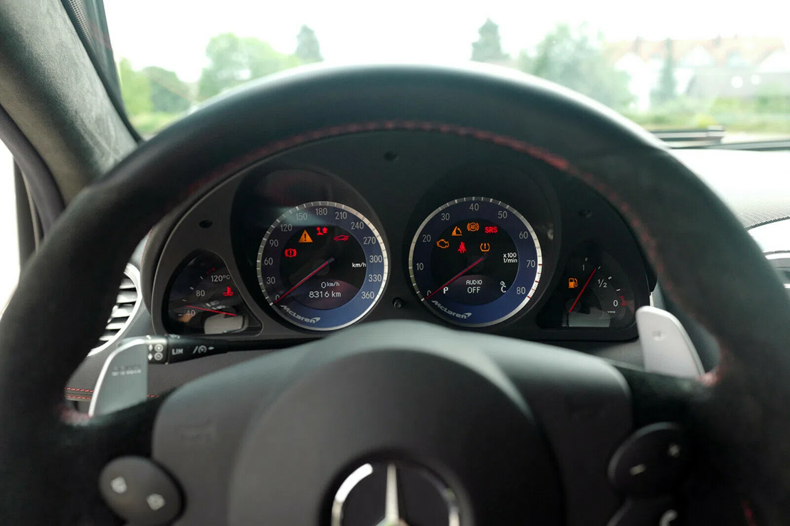 2009 Mercedes-Benz SLR McLaren 722 S Roadster interior, Black