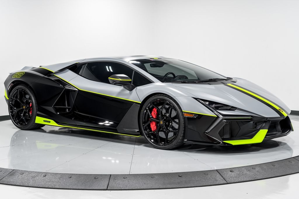 2024 Lamborghini Revuelto