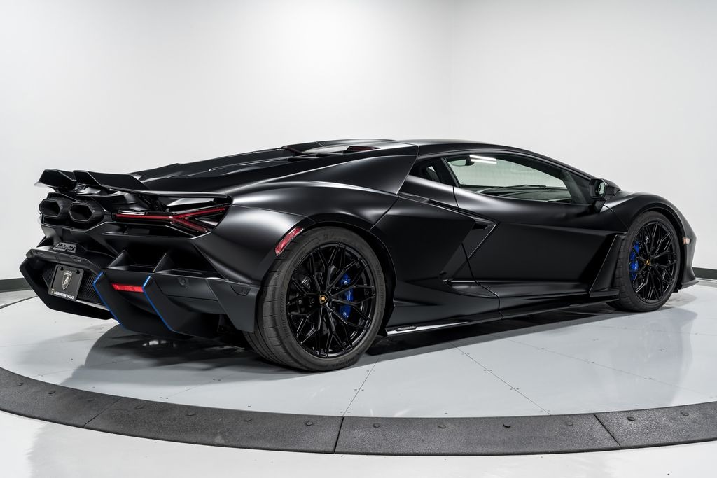 2025 Lamborghini Revuelto, 3/7