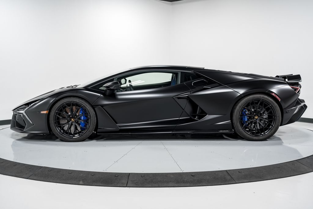 2025 Lamborghini Revuelto, 4/7
