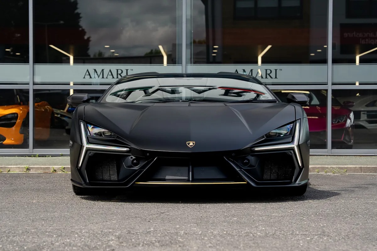 2024 Lamborghini Revuelto