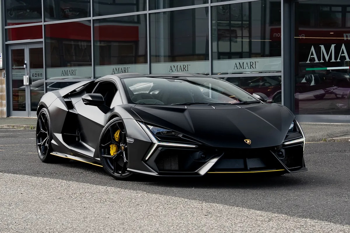 2024 Lamborghini Revuelto, 2/8