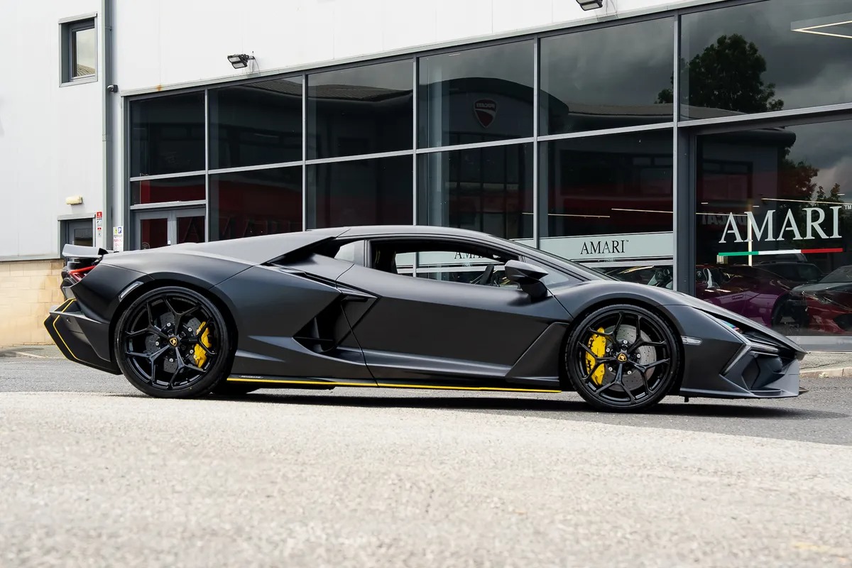 2024 Lamborghini Revuelto, 4/8