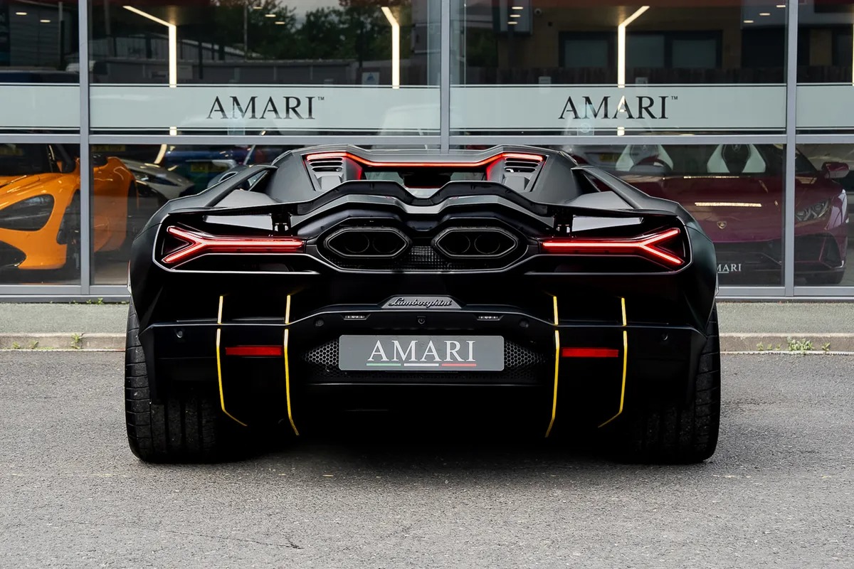 2024 Lamborghini Revuelto, 5/8