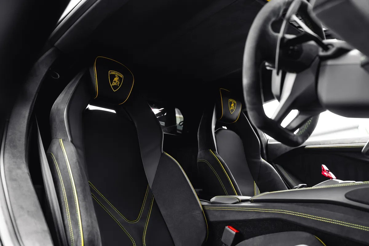2024 Lamborghini Revuelto, 7/8