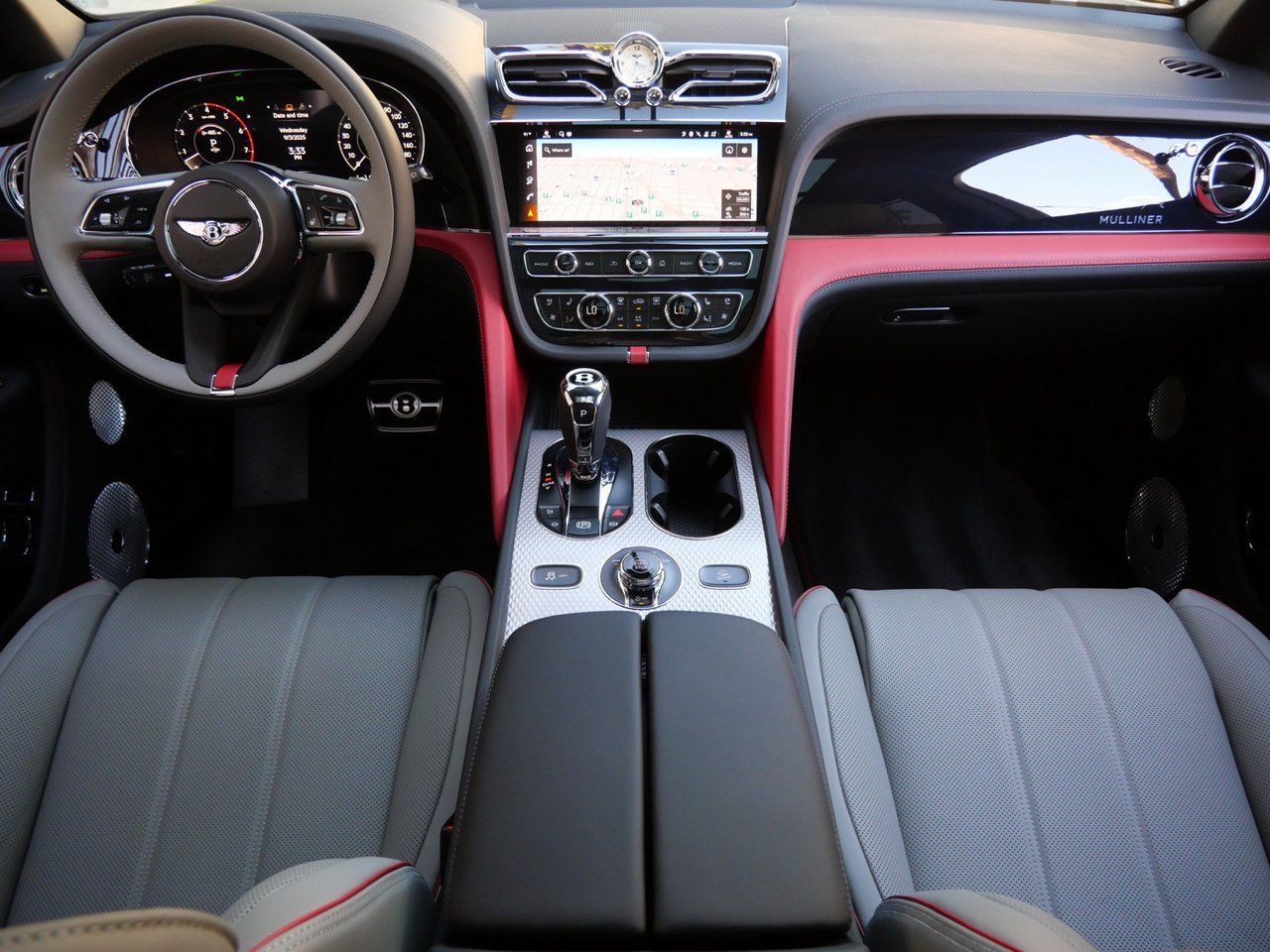 2025 Bentley Bentayga EWB Mulliner SUV, 3/8