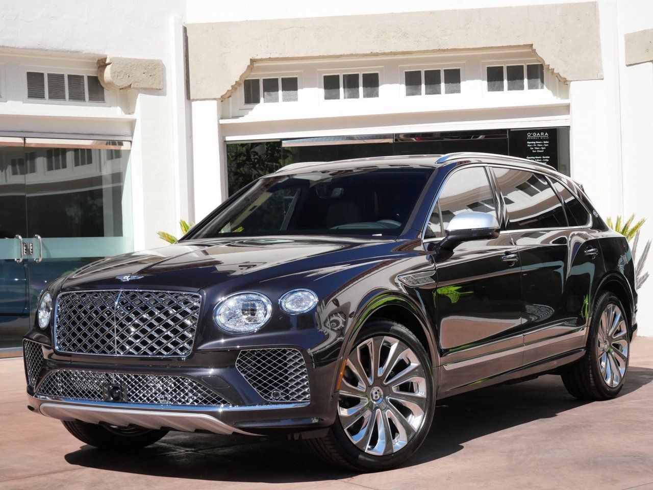 2025 Bentley Bentayga EWB Mulliner SUV, 5/8