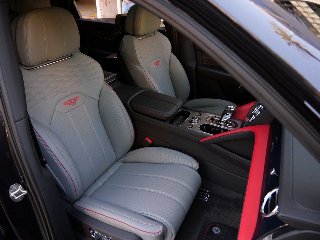 2025 Bentley Bentayga EWB Mulliner SUV, 8/8