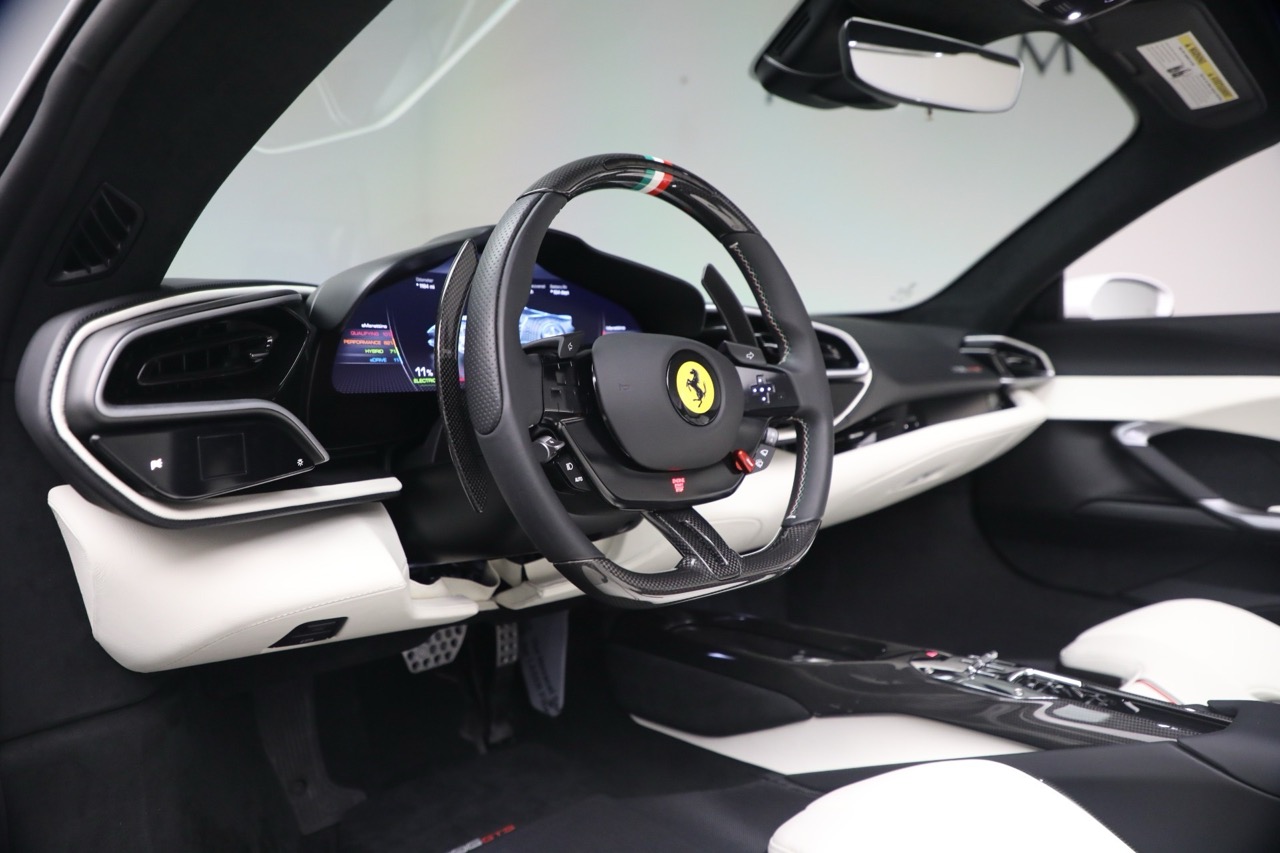 2025 Ferrari 296 GTS, 3/7