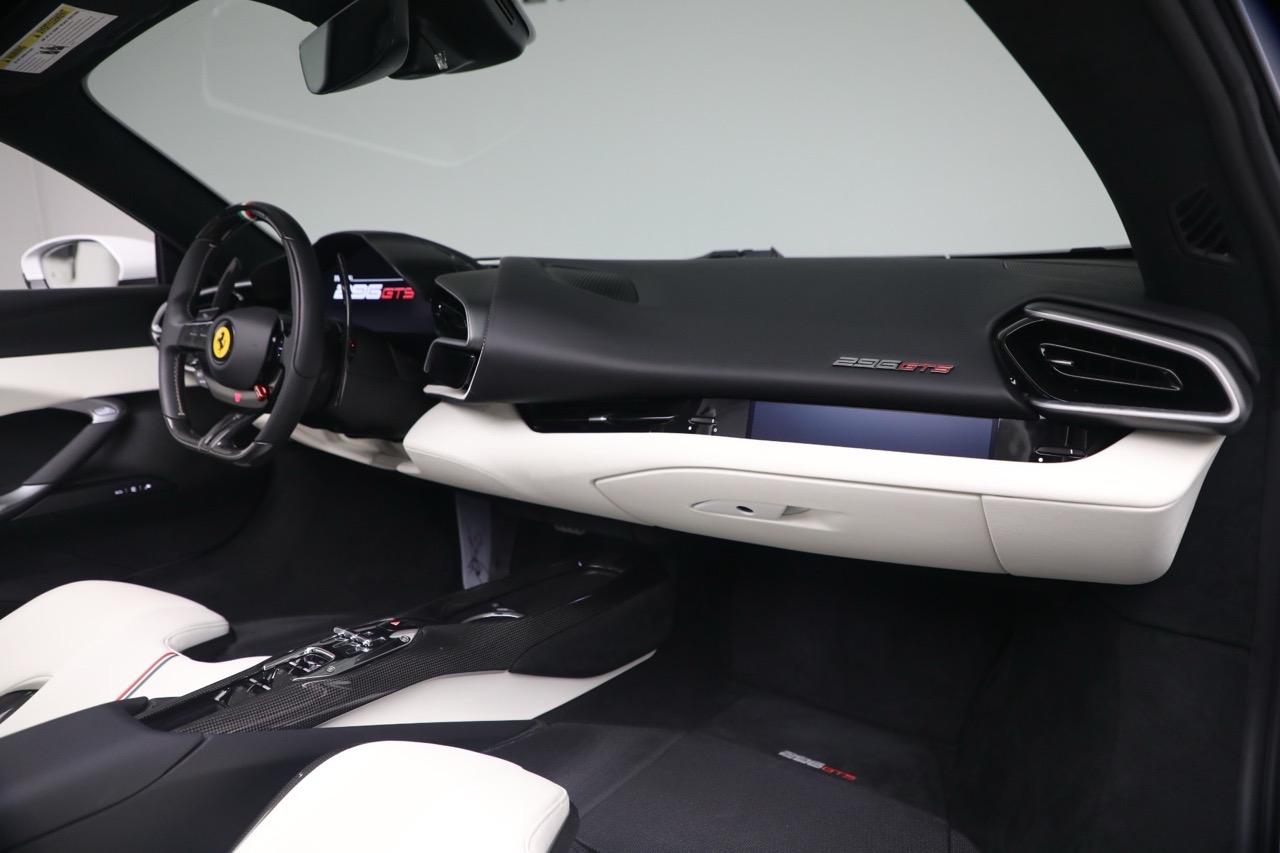 2025 Ferrari 296 GTS, 4/7