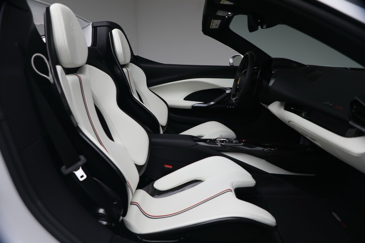 2025 Ferrari 296 GTS, 5/7