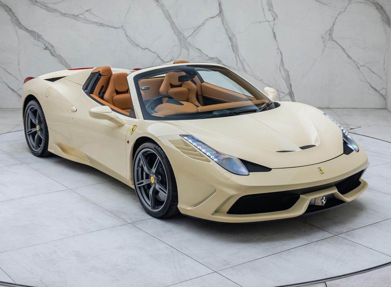 2015 Ferrari 458 Speciale Aperta, 3/7