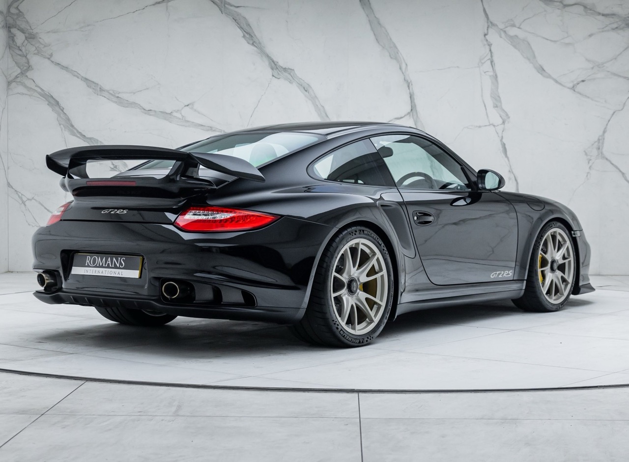2010 Porsche 911 GT2 RS 997, 2/7