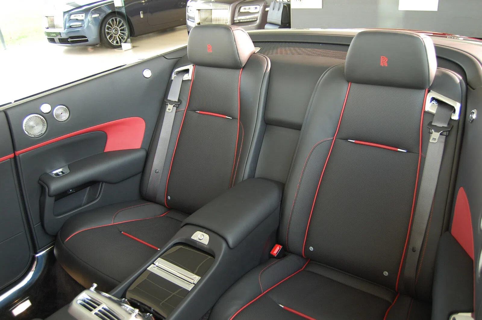 2019 Rolls-Royce Dawn interior, seats, Vollleder, Schwarz