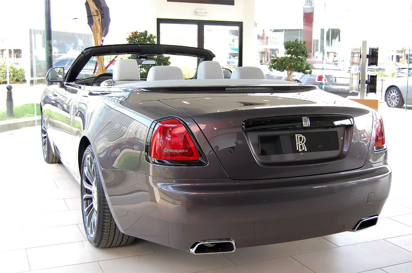 2019 Rolls-Royce Dawn, 2/15